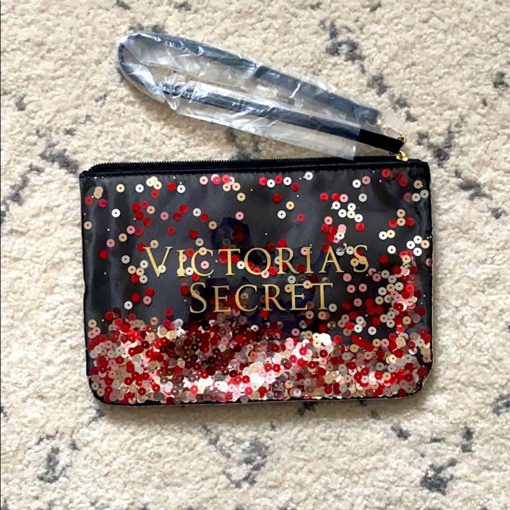 VICTORIA’S SECRET // Sequin Wristlet